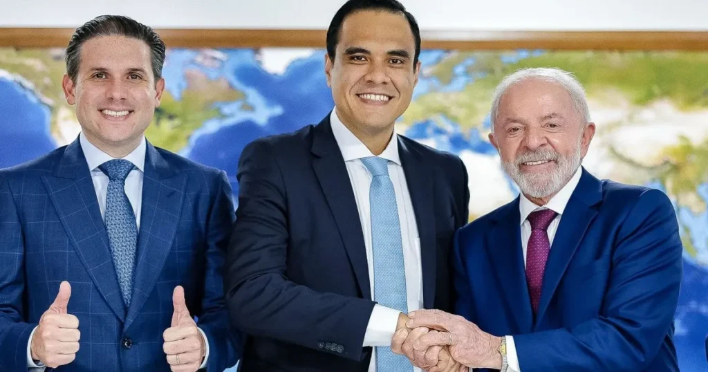 Gustavo Feliciano Assume Ministério do Turismo em Cerimônia no Planalto