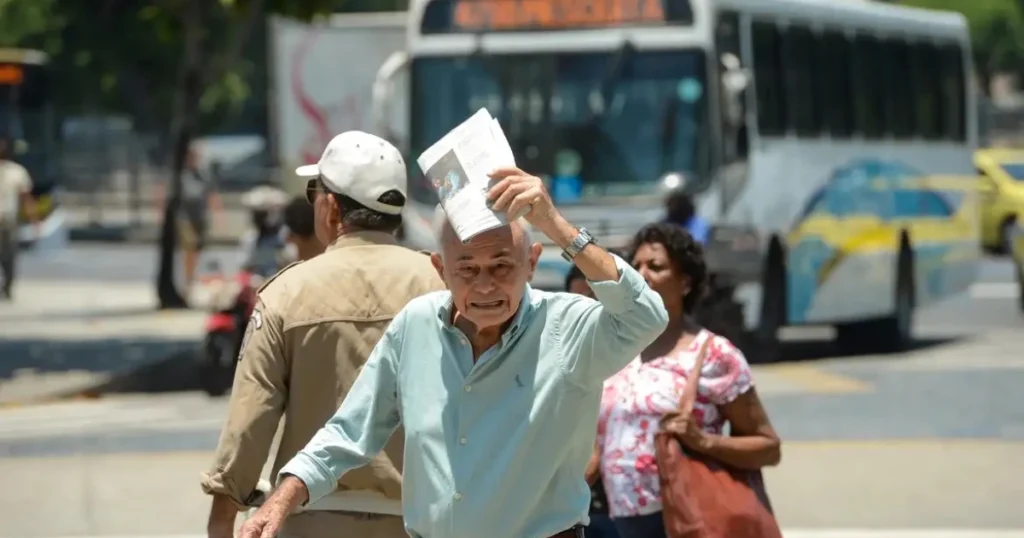 Onda de Calor Ameaça 1.284 Cidades em Oito Estados: Risco à Saúde Onda de Calor Ameaça 1.284 Cidades em Oito Estados: Risco à Saúde