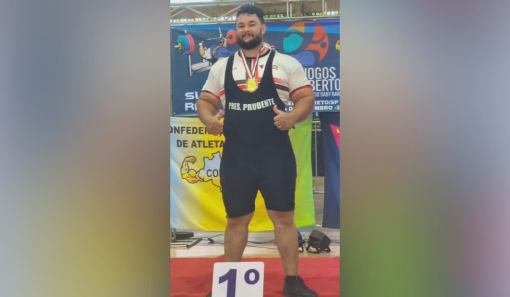 Professor de Física Levanta Incríveis 235 kg no Supino e Conquista o 4º Título nos Jogos Abertos