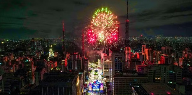 Réveillon e São Silvestre: R$ 1,2 Bilhão Movimentados na Economia de São Paulo Réveillon e São Silvestre: R$ 1,2 Bilhão Movimentados na Economia de São Paulo