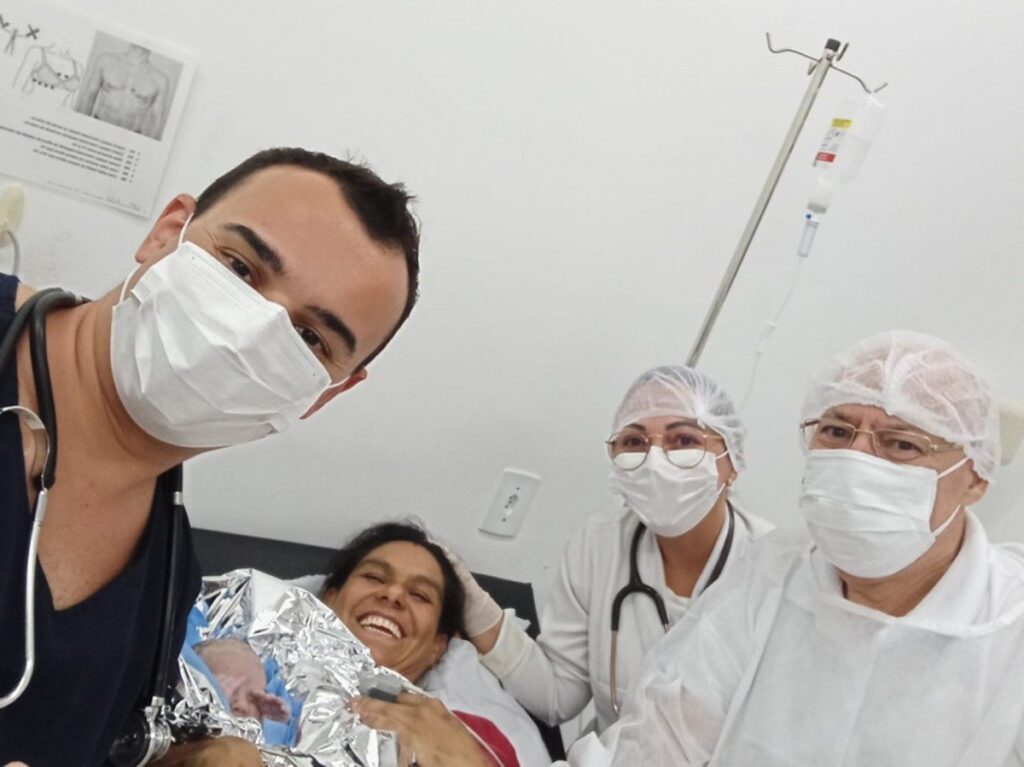 Bebê Recebe Nome do Médico Após Nascimento em Blumenau: 'Vi Carinho nos Olhos Dele'