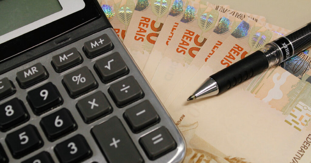 Brasil Desce para 11ª Posição no Ranking Global de Economias e Revela Limitações do Crescimento