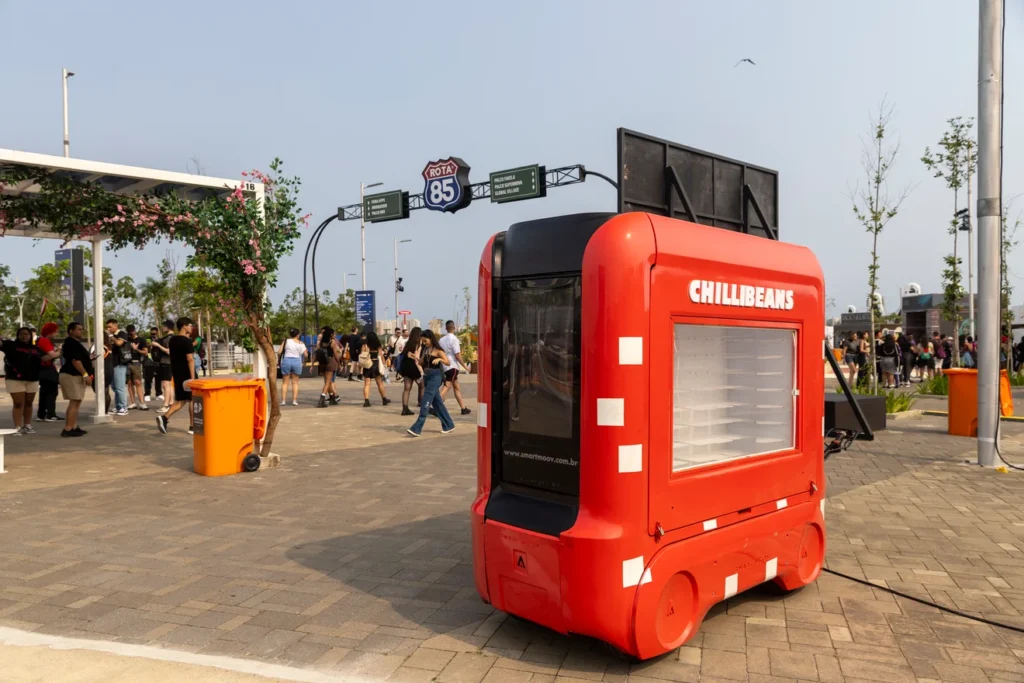 Chilli Beans Aumenta Presença com ChilliMoov Durante Ensaios de Anitta Chilli Beans Aumenta Presença com ChilliMoov Durante Ensaios de Anitta