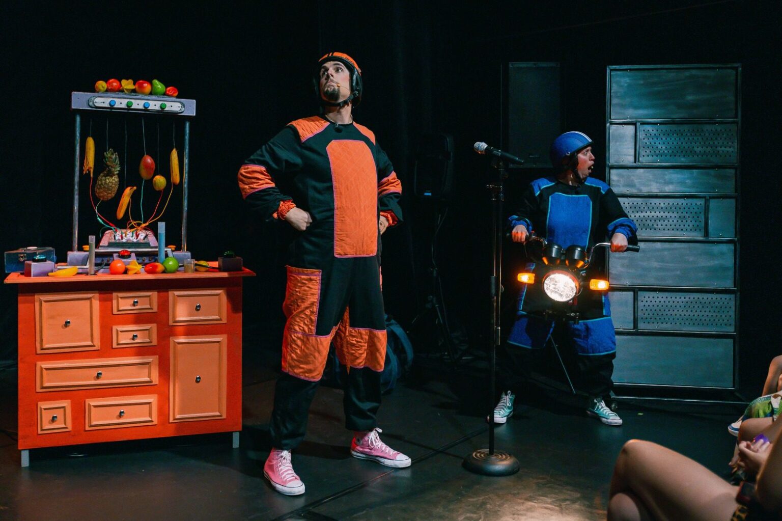 Cia Nós Mesmos que Somos a Gente Lança 'Fabuloso Laboratório' em São José do Rio Preto e Barretos