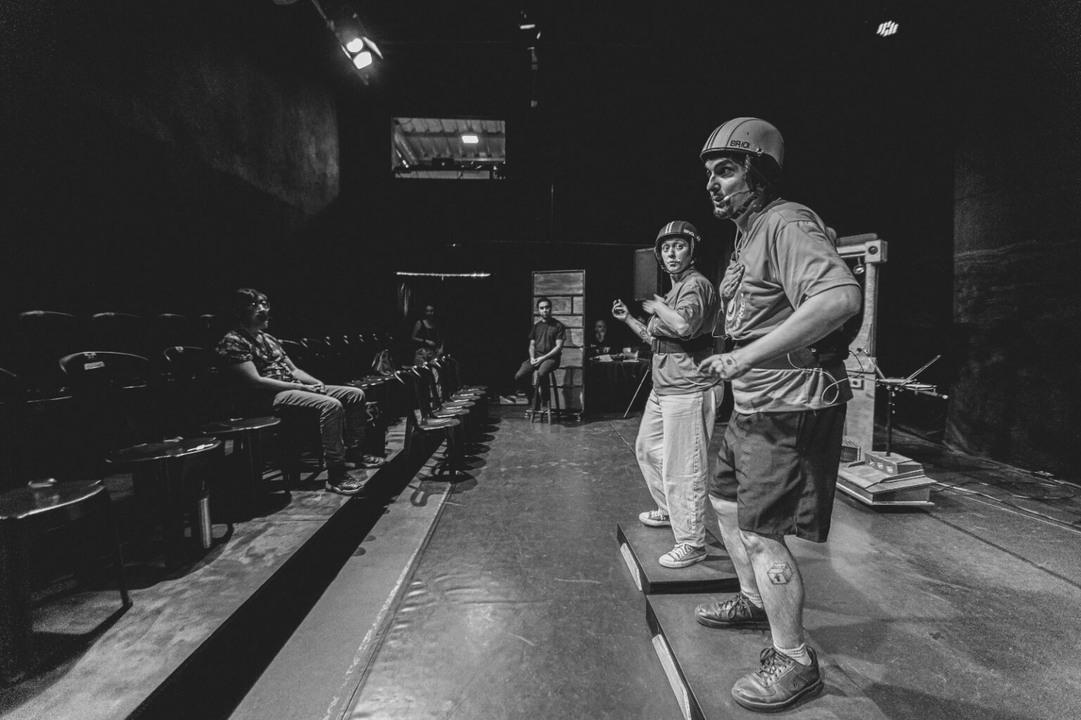 Cia Nós Mesmos que Somos a Gente Lança o Espetáculo Gratuito 'Fabuloso Laboratório' em São José do R