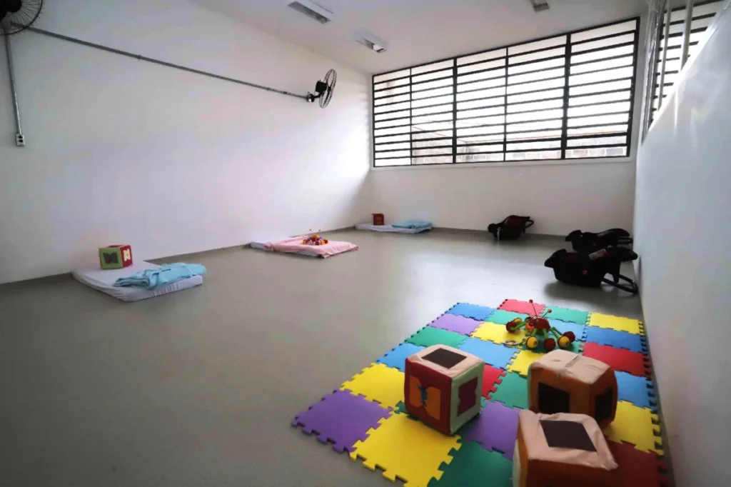 Creches de Ribeirão Preto Retomam Atendimentos Após Compromisso da Prefeitura