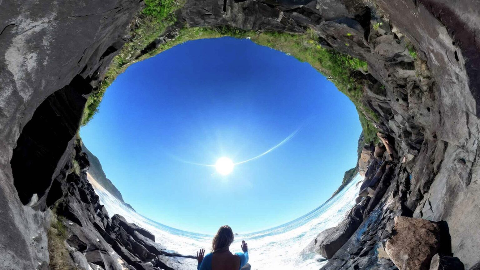 Exposição 'Entre Águas e Terras' na FCC: Reflexões sobre Meio Ambiente e Tecnologia