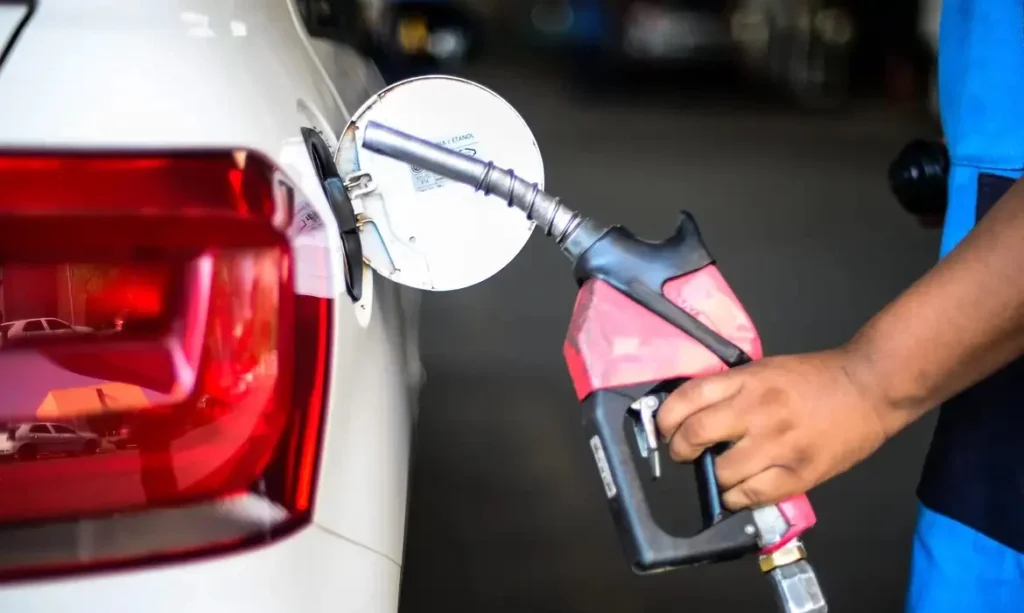Gasolina e Etanol em Alta em 2026: Impacto do ICMS e Fatores Sazonais