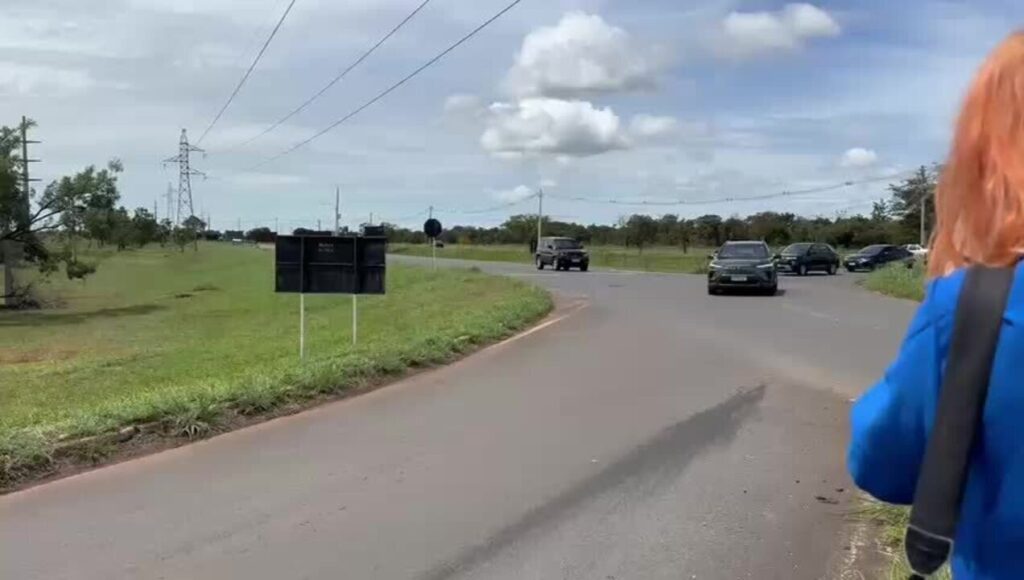 Governador Tarcísio de Freitas Realiza Visita a Bolsonaro na Prisão Governador Tarcísio de Freitas Realiza Visita a Bolsonaro na Prisão