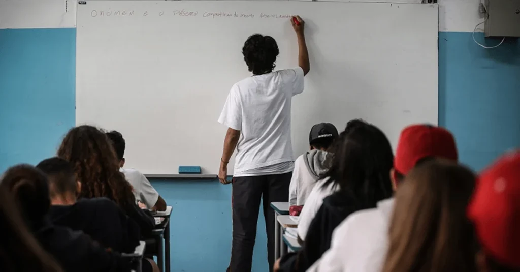 Lula Autoriza Reajuste do Piso Salarial da Educação Básica para R$ 5,1 mil Lula Autoriza Reajuste do Piso Salarial da Educação Básica para R$ 5,1 mil