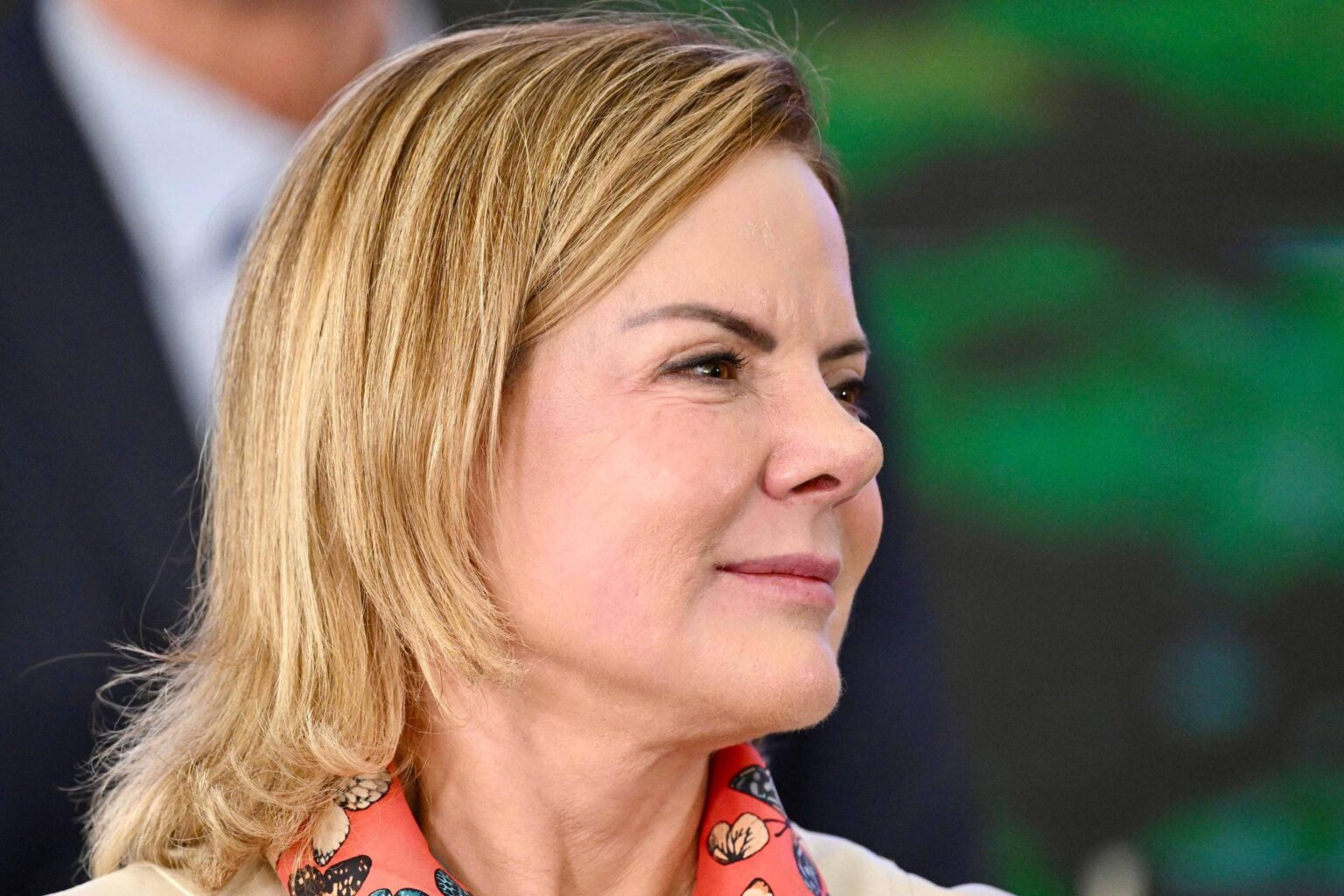 Lula Convoca Gleisi para Concorrer ao Senado e Abre Debate sobre Nova Articulação Política