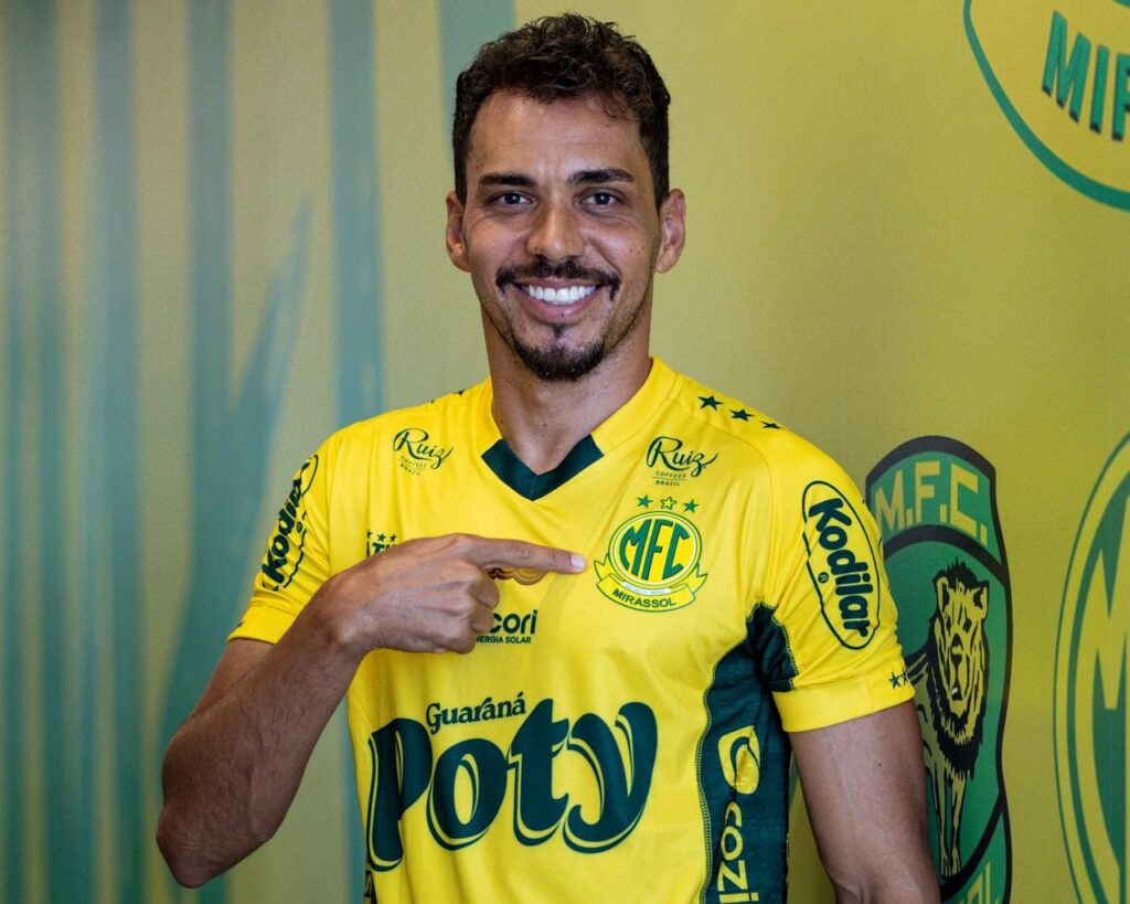 Mirassol Contrata Eduardo: Ex-Cruzeiro e Botafogo para a Temporada 2026