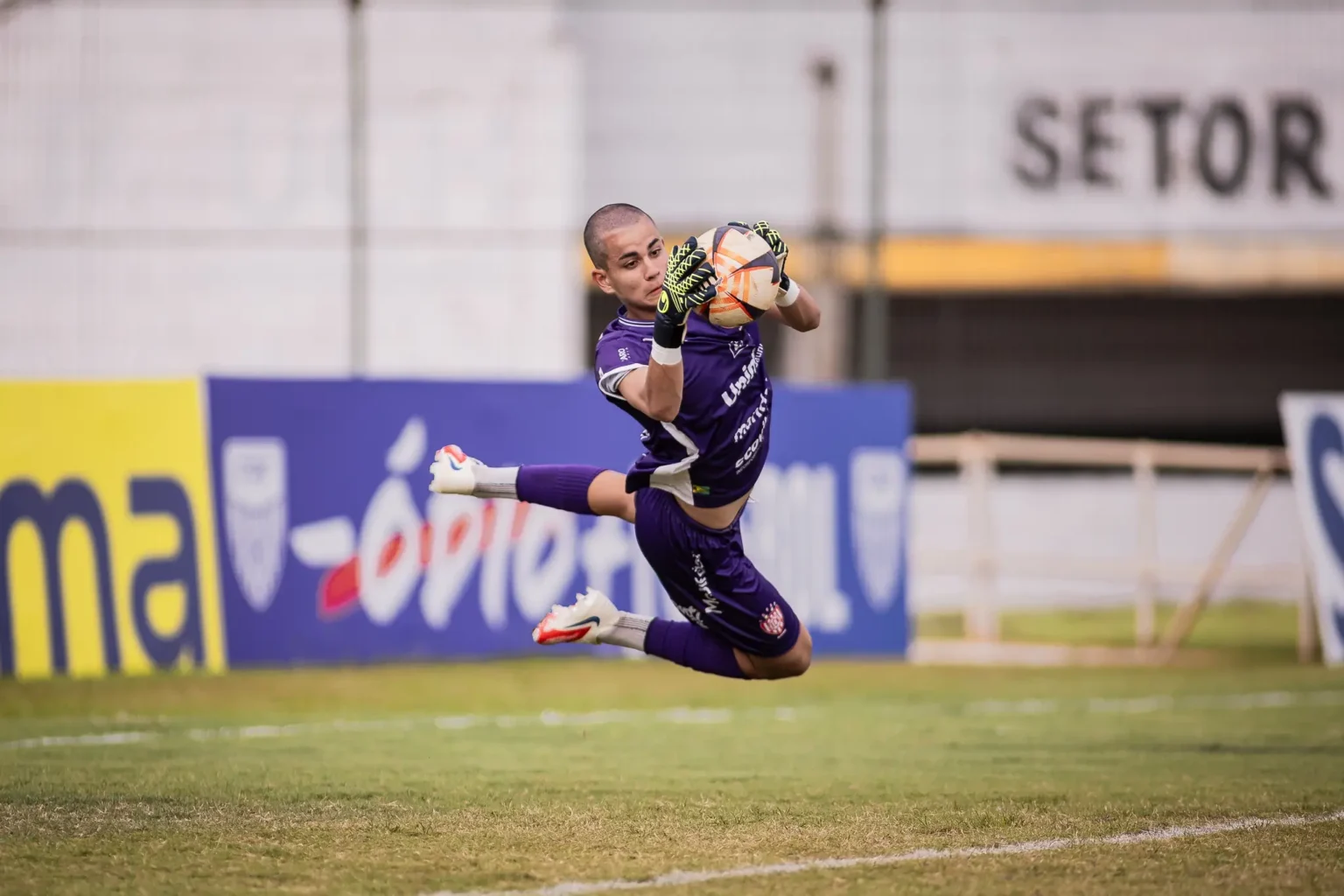 Noroeste Enfrenta Comercial e Busca Reabilitação na Copinha