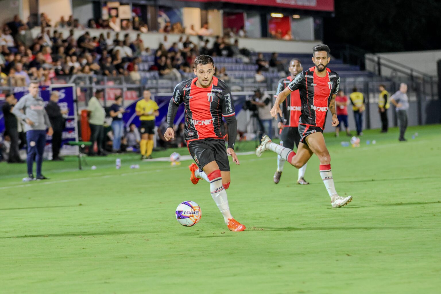Técnico do Botafogo-SP Considera Reformulações no Elenco para Próxima Partida