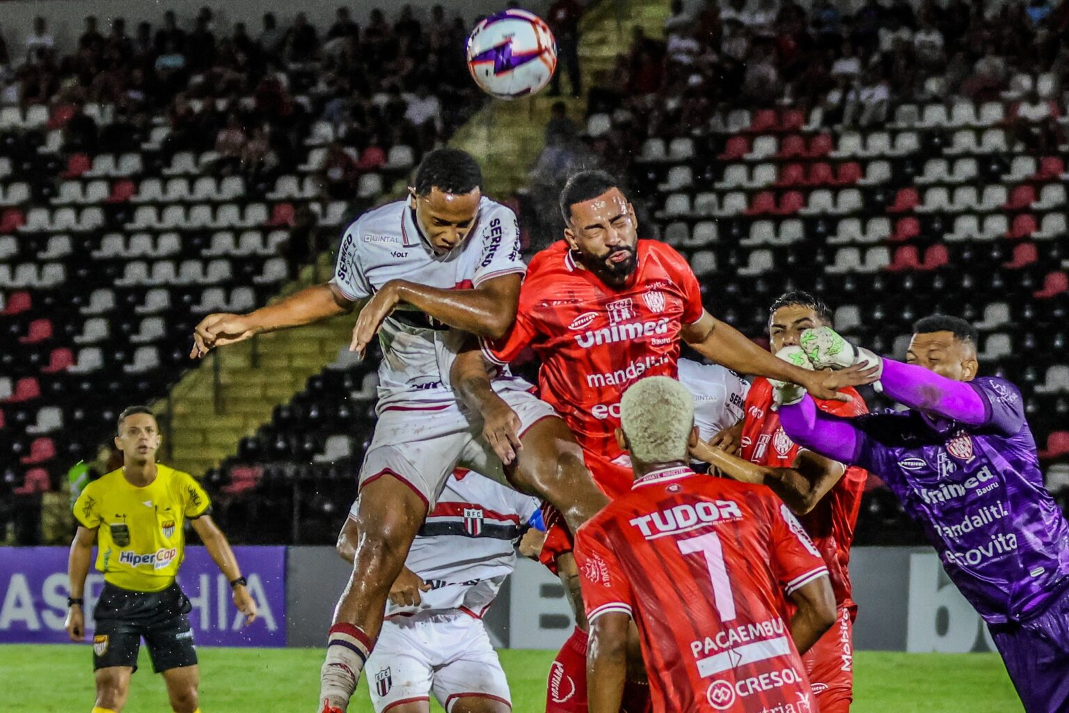 Técnico Tencati vê empate do Botafogo-SP como ‘grande tropeço’ e analisa desempenho da equipe Técnico Tencati vê empate do Botafogo-SP como 'grande tropeço' e analisa desempenho da equipe