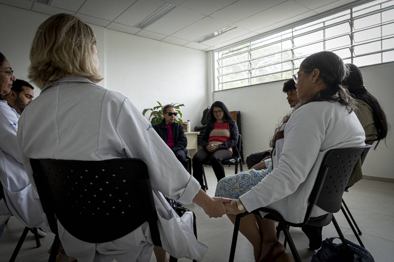 Terapia em Grupo: Unidades de Saúde de São Paulo Acompanham Pessoas em Luto Terapia em Grupo: Unidades de Saúde de São Paulo Acompanham Pessoas em Luto