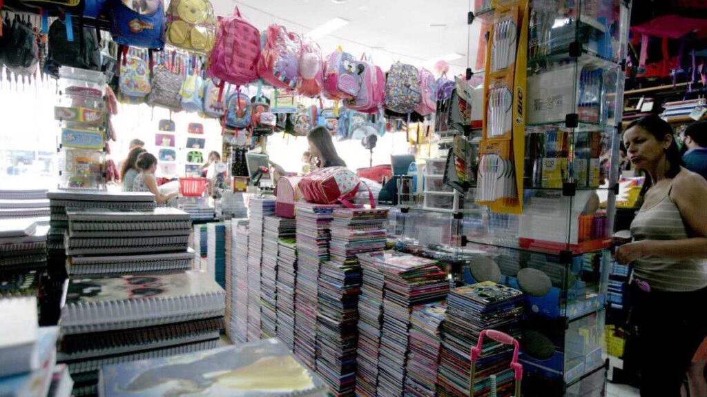 Variação de Preços de Material Escolar em São Paulo Chama Atenção