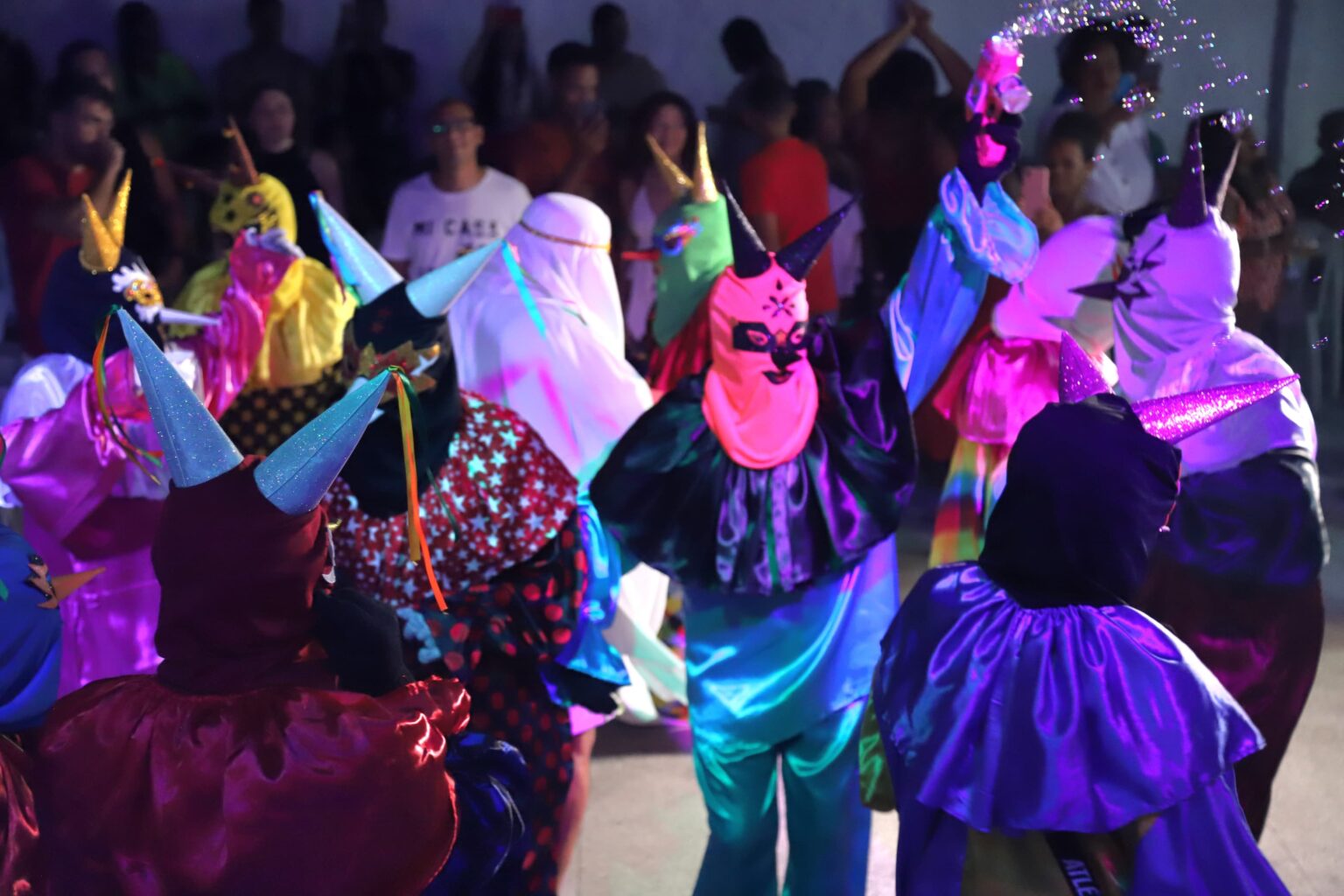 Baile de Carnaval de Cruz das Almas: Uma Noite Inesquecível de Alegria e Cultura