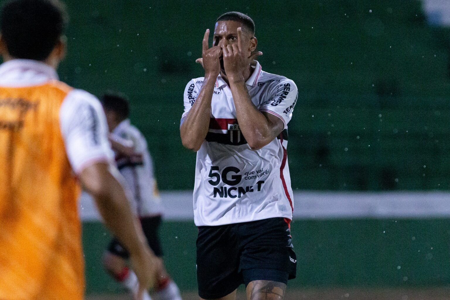 Botafogo-SP Marca Primeiros Gols na Temporada e Avança para o G-8 Botafogo-SP Marca Primeiros Gols na Temporada e Avança para o G-8