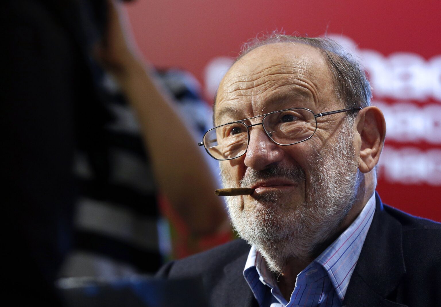 Celebrando a Memória de Umberto Eco: Uma Maratona Intelectual Global Celebrando a Memória de Umberto Eco: Uma Maratona Intelectual Global