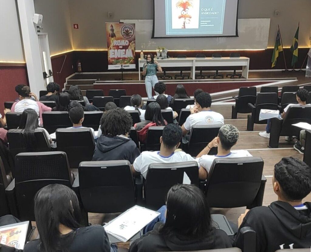 Centro de Excelência em Educação Profissional Lança Projeto Preparatório para o Enem 2026