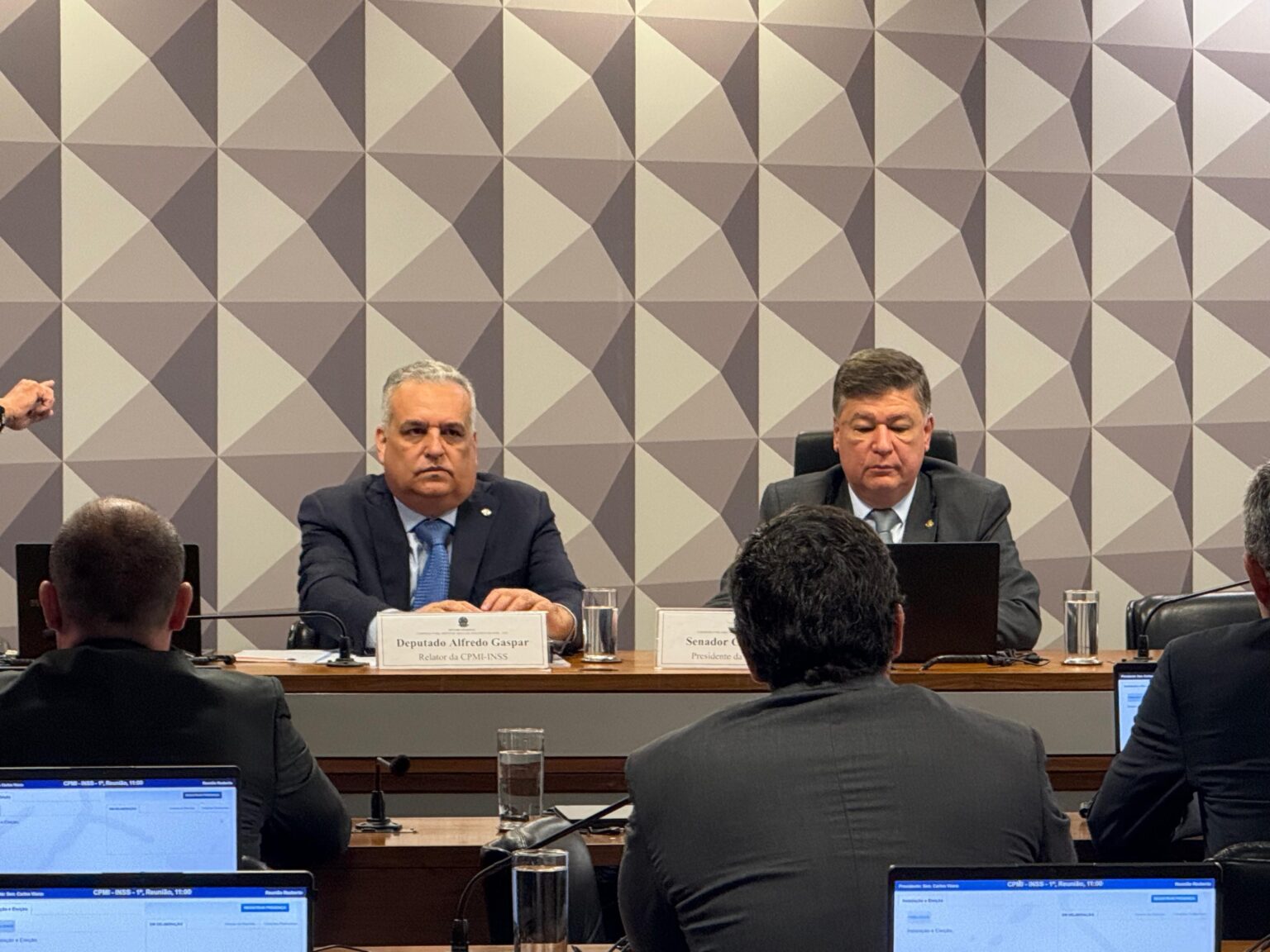 CPMI do INSS: Presidente Reforça Necessidade de Depoimento Presencial de Vorcaro