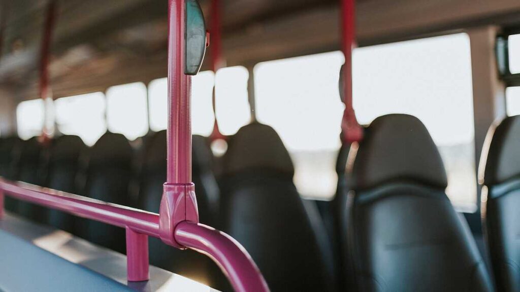 Cidade do Interior de SP Institui Ônibus Exclusivos para Mulheres Imagem do artigo
