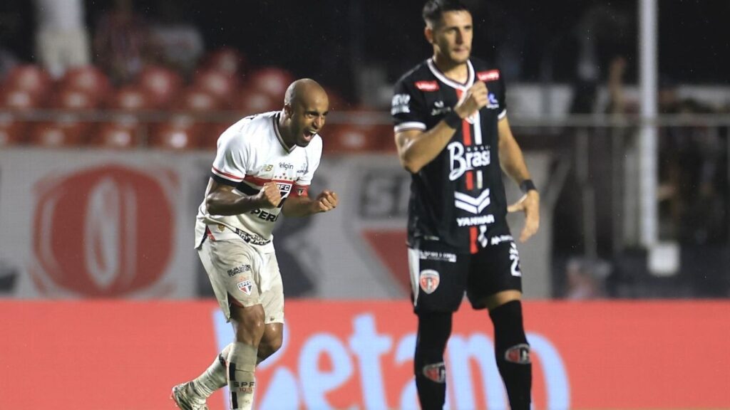 Lucas Moura fala sobre crise política no São Paulo e sua recuperação