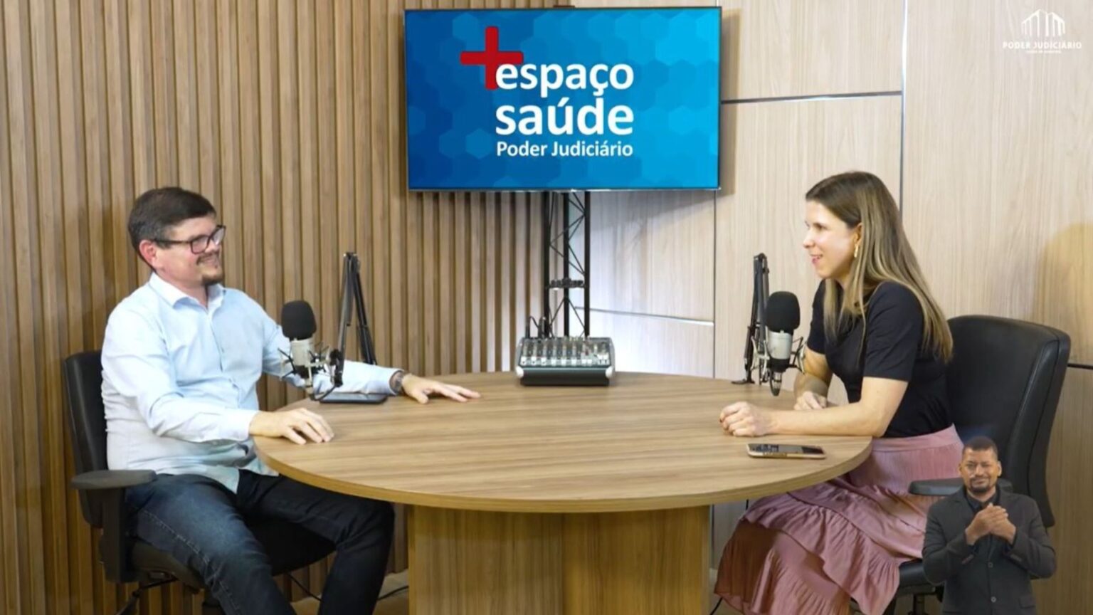 Podcast do Tribunal de Justiça do Tocantins Promove Conscientização sobre Drogas e Alcoolismo