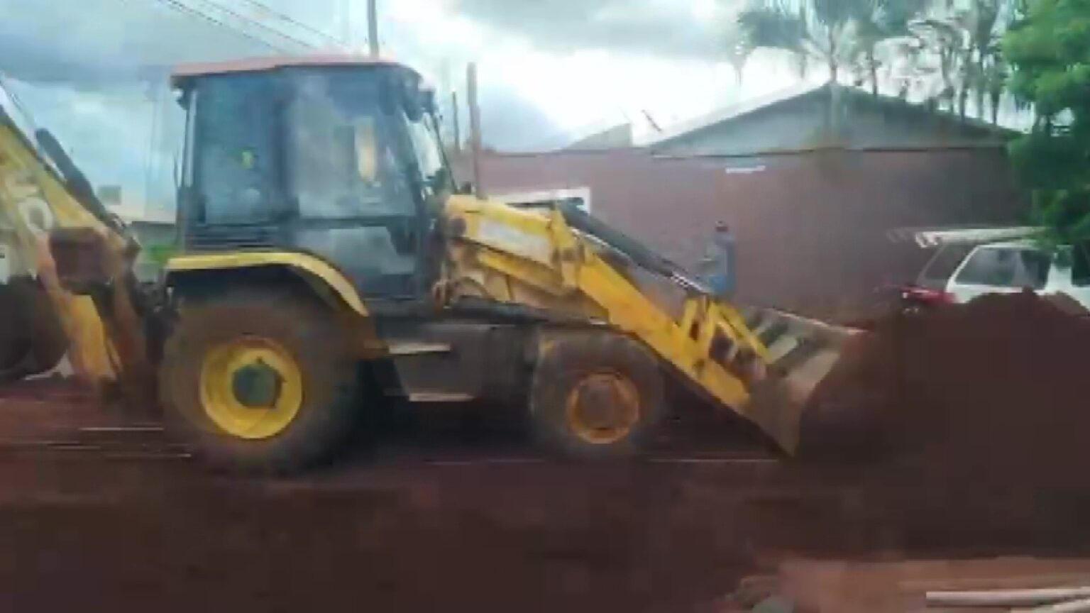 Trio Detido por Tentativa de Furto de Água com Retroescavadeira em Ribeirão Preto