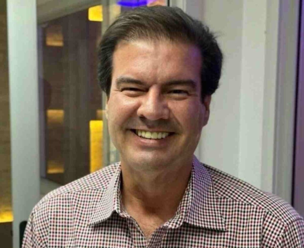 A Triste Partida de Manoel Branco: Apresentador Morre Após Programa na TV