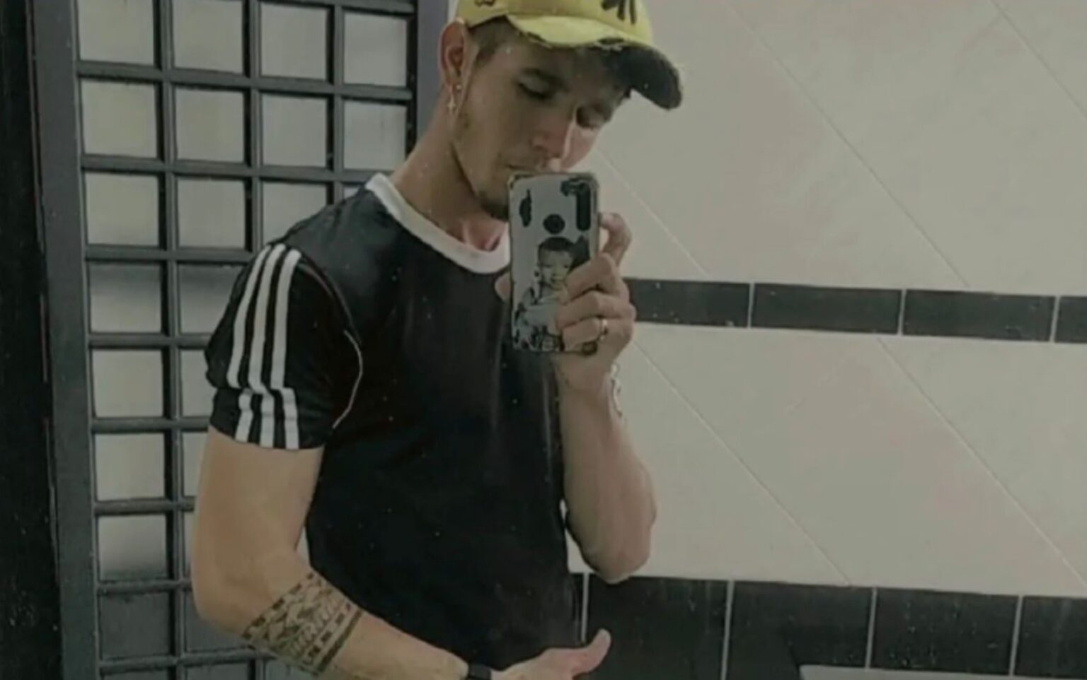 Açaí Contaminado: Jovem Relata Sabor Estranho e é Internado em UTI