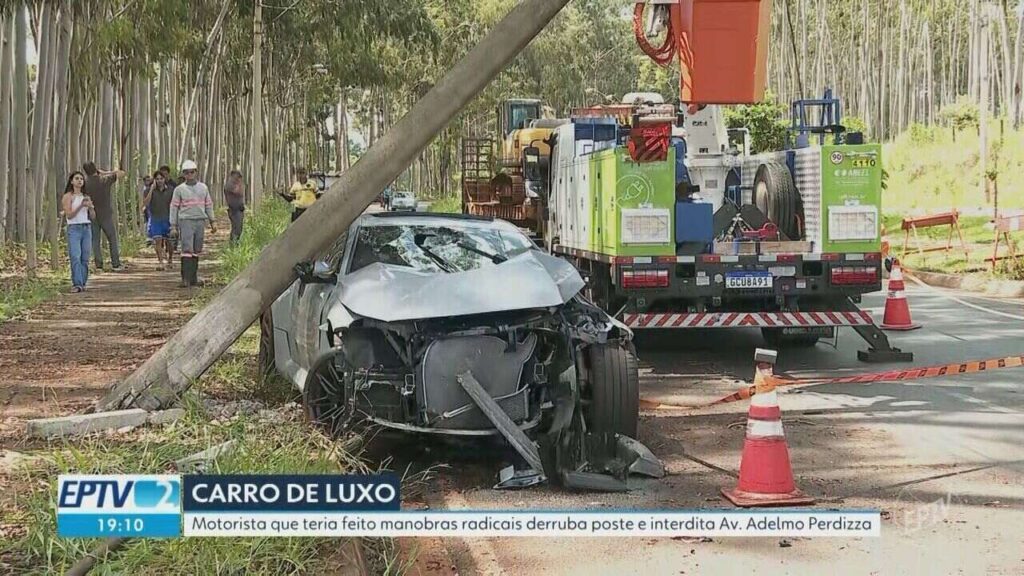 Acidente com Carro de Luxo em Ribeirão Preto: BMW Derruba Poste e Interdita Avenida Acidente com Carro de Luxo em Ribeirão Preto: BMW Derruba Poste e Interdita Avenida