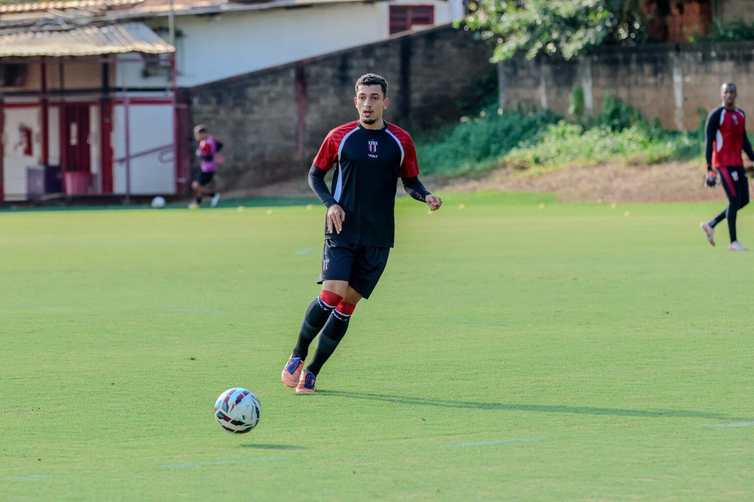 André Leite Destaca Importância da Base e Projeta Futuro Brilhante para Jovens na Série B