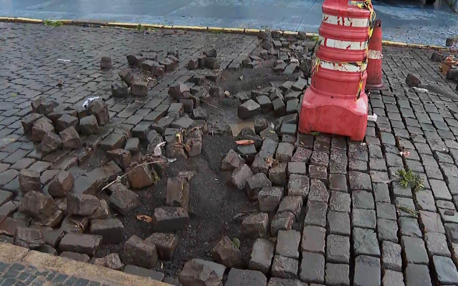 Avenida Nove de Julho: Prefeitura Avalia Refazer Trabalho de R$ 32 Milhões Após Um Ano Avenida Nove de Julho: Prefeitura Avalia Refazer Trabalho de R$ 32 Milhões Após Um Ano