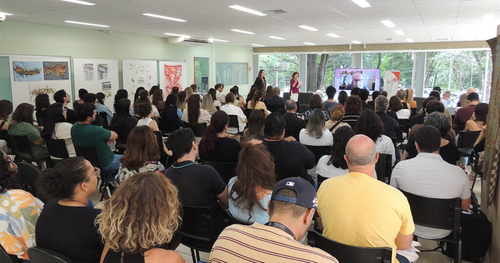 Cátedras Iniciam Atividades com Novo Aplicativo e Dossiê sobre Educação em 2026