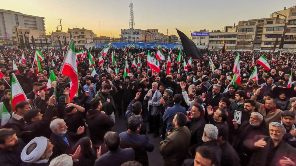 Compreenda a Estrutura Política do Irã: Poderes e Desafios