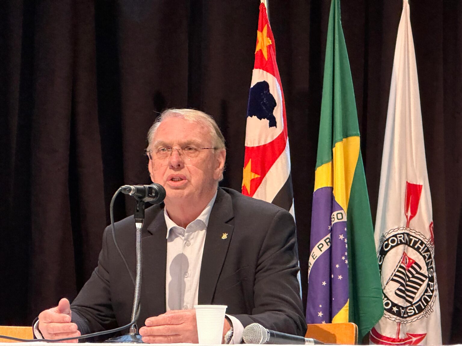 Crise Política no Corinthians: Conflito entre Osmar Stabile e Romeu Tuma Júnior