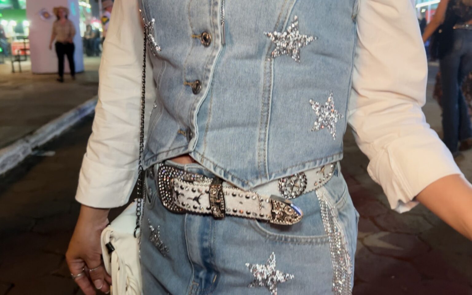 Evolução da Moda nos Rodeios: Do Figurino de Novela ao Luxo Atual