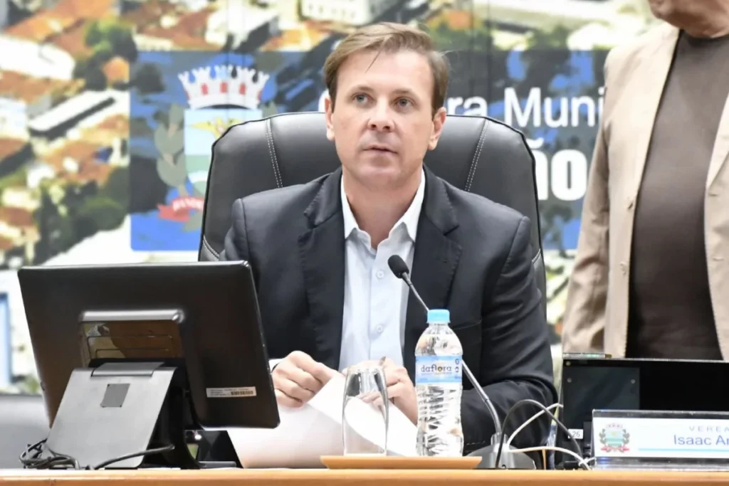 Isaac Antunes Renuncia à Presidência da Câmara de Ribeirão Preto em Meio a Controvérsias
