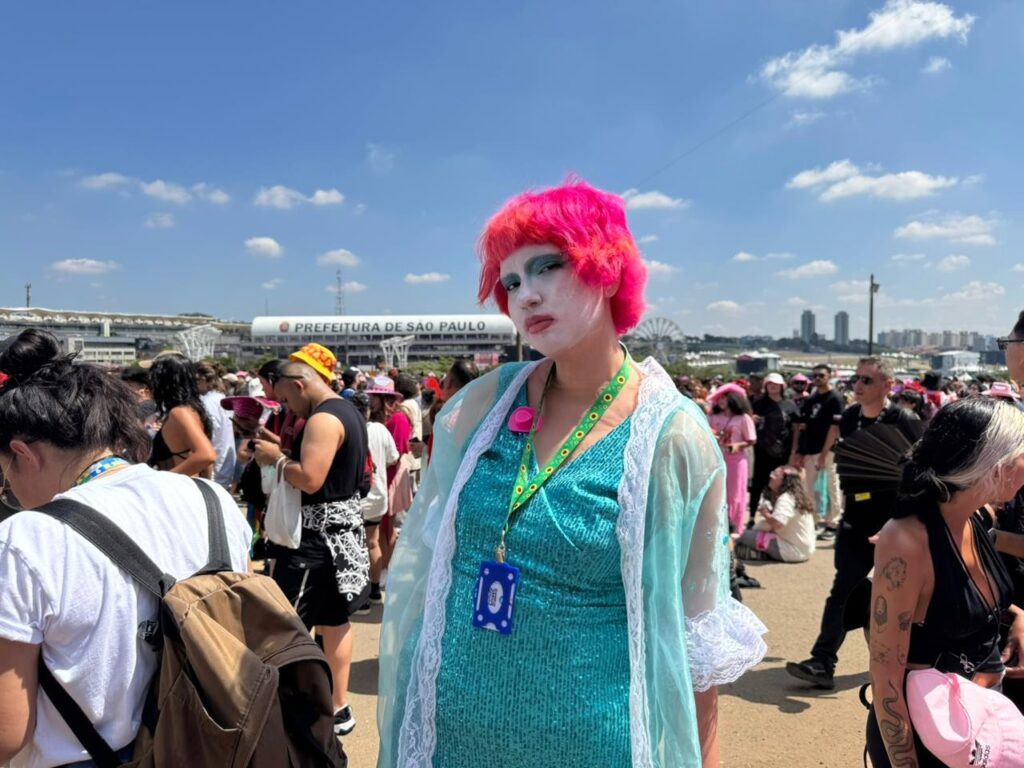 Lollapalooza 2026: Fãs Celebram Cultura Drag no 2º Dia do Festival com Chappell Roan