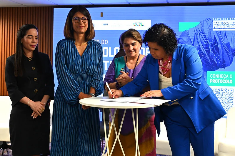 Ministérios Firmam Protocolo Inovador Contra Violência de Gênero na Política Ministérios Firmam Protocolo Inovador Contra Violência de Gênero na Política
