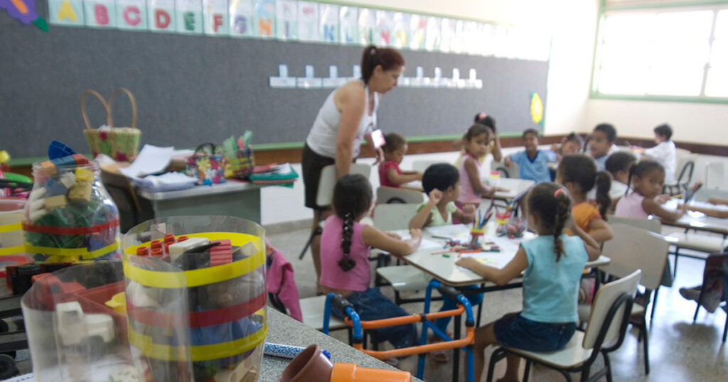 Pesquisas Revelam Desafios da Alfabetização no Brasil: Palestra Imperdível Pesquisas Revelam Desafios da Alfabetização no Brasil: Palestra Imperdível