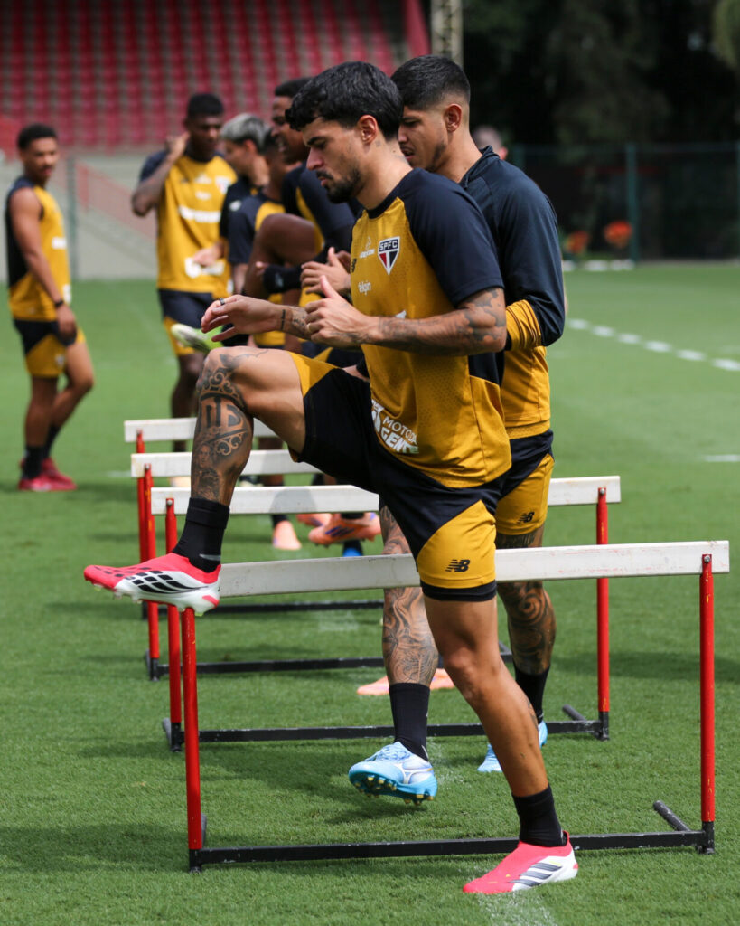 São Paulo se prepara para clássico decisivo contra o Palmeiras
