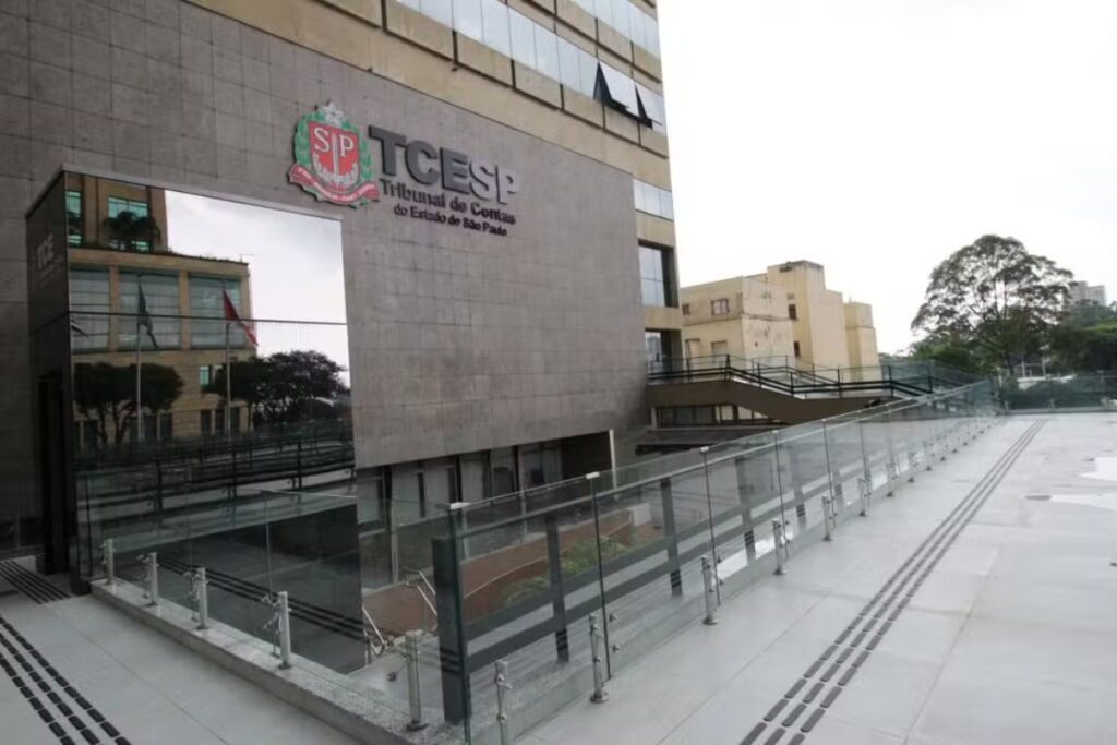 TCE Realiza Fiscalização em 300 Escolas Municipais de São Paulo para Garantir Materiais Didáticos