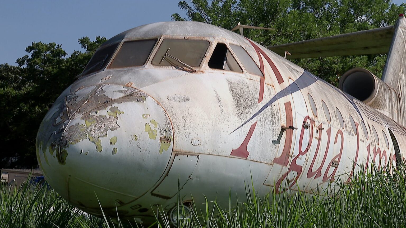 A História do Yakovlev Yak-40: O Avião Soviético que Virou Sucata em SP