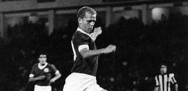 Ademir da Guia Completa 84 Anos: Um Gênio do Futebol Brasileiro Ademir da Guia Completa 84 Anos: Um Gênio do Futebol Brasileiro