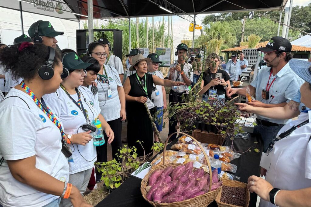 Alunos da Rede Municipal Aprimoram Conhecimento com Experiência Prática na Agrishow