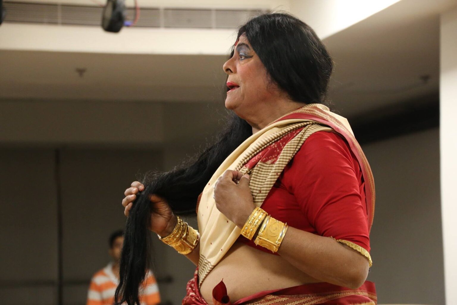 Chapal Bhaduri: A Trajetória de um Ator que Reinventou o Teatro Indiano Chapal Bhaduri: A Trajetória de um Ator que Reinventou o Teatro Indiano