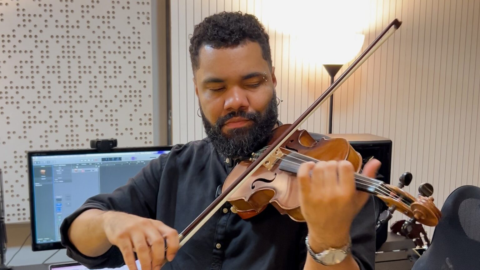 Compositor de Ribeirão Preto se Destaca Internacionalmente com Trilhas Sonoras de Sucesso